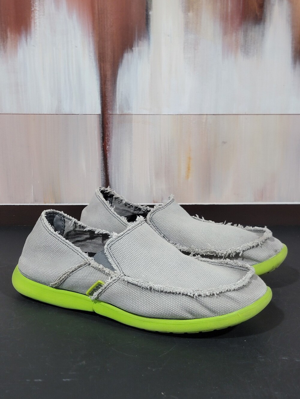 Crocs Santa Cruz Men’s Gray/Green Canvas Slip On Loafers Casual Sz 9